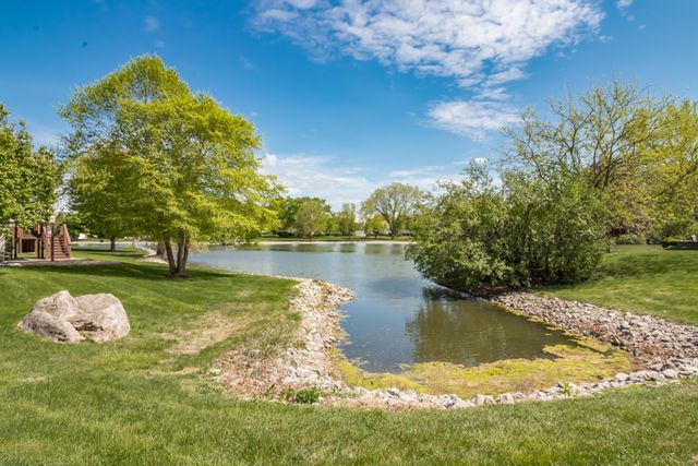 1040 Fairway Drive, Fox Lake, IL 60020