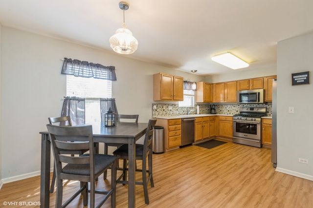 1040 Fairway Drive, Fox Lake, IL 60020