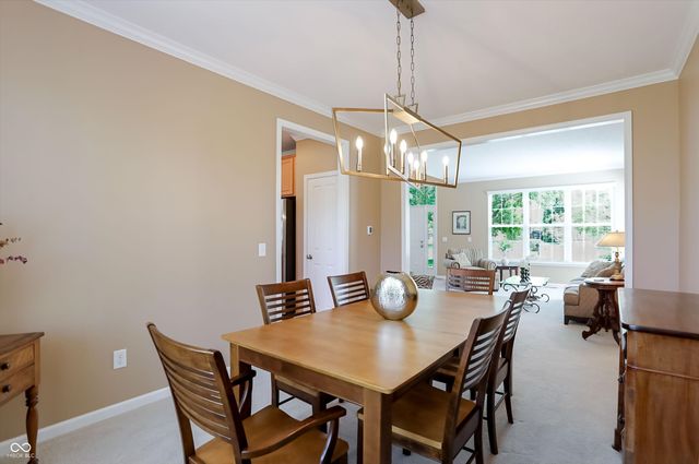 6834 Woodhaven Place, Zionsville, IN 46077