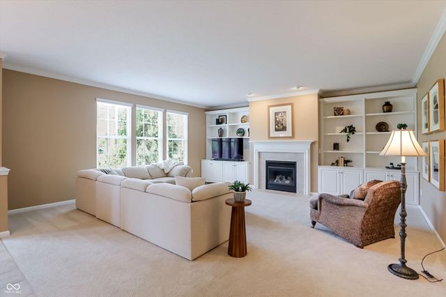 6834 Woodhaven Place, Zionsville, IN 46077