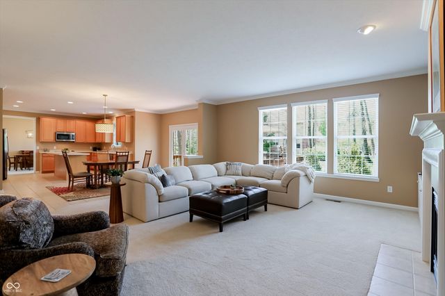 6834 Woodhaven Place, Zionsville, IN 46077