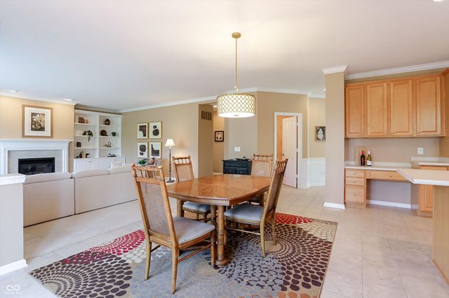 6834 Woodhaven Place, Zionsville, IN 46077