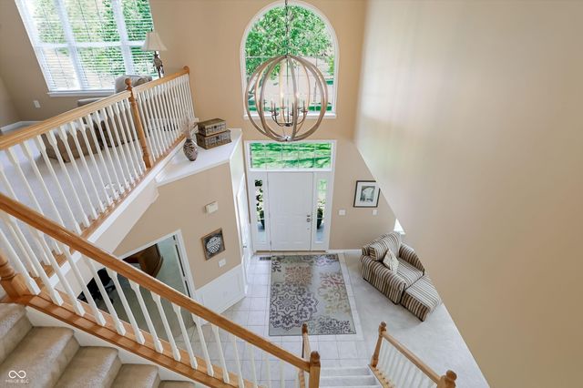 6834 Woodhaven Place, Zionsville, IN 46077