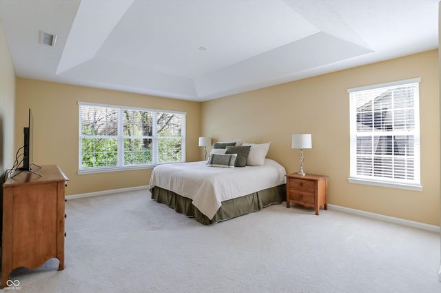 6834 Woodhaven Place, Zionsville, IN 46077