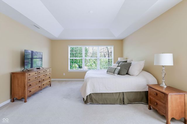 6834 Woodhaven Place, Zionsville, IN 46077