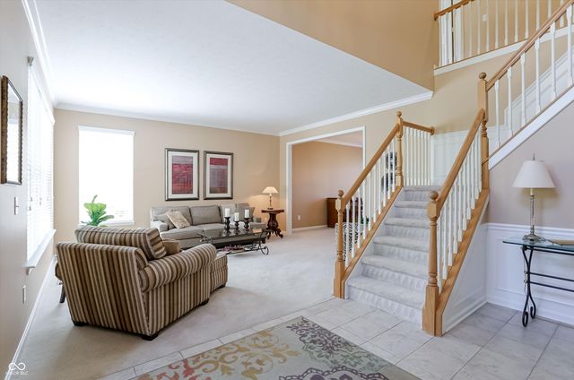 6834 Woodhaven Place, Zionsville, IN 46077