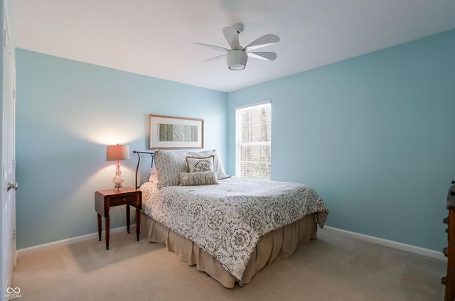 6834 Woodhaven Place, Zionsville, IN 46077