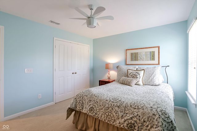 6834 Woodhaven Place, Zionsville, IN 46077