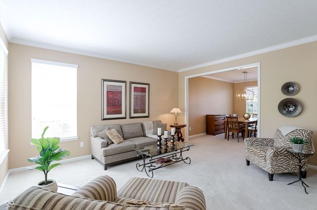 6834 Woodhaven Place, Zionsville, IN 46077