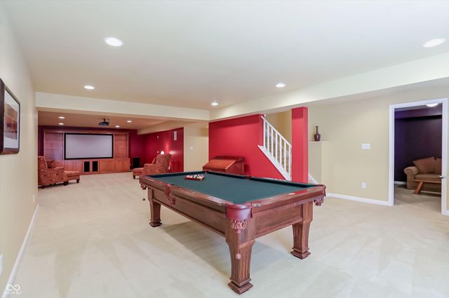 6834 Woodhaven Place, Zionsville, IN 46077