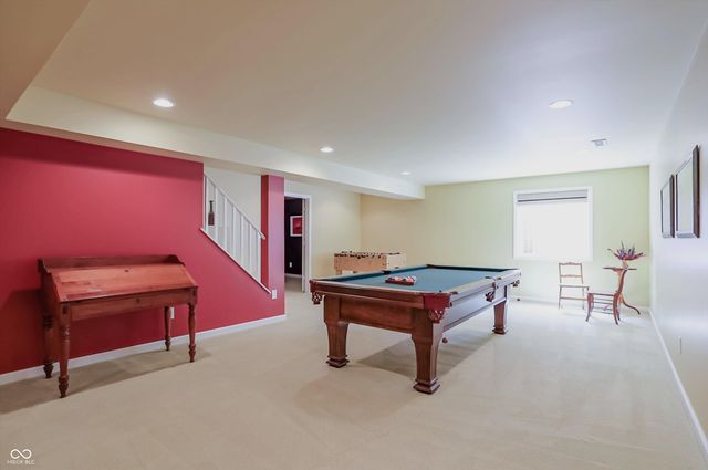 6834 Woodhaven Place, Zionsville, IN 46077