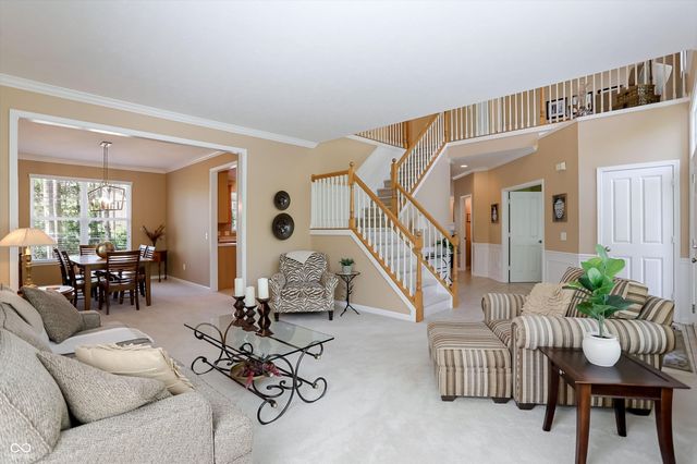 6834 Woodhaven Place, Zionsville, IN 46077