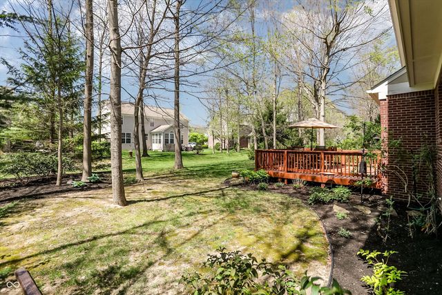 6834 Woodhaven Place, Zionsville, IN 46077
