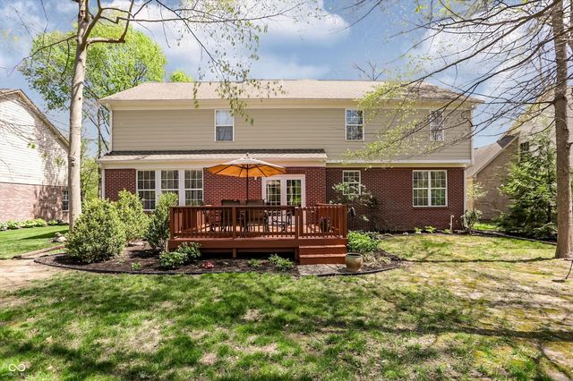 6834 Woodhaven Place, Zionsville, IN 46077