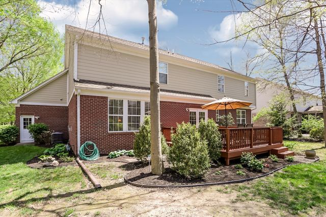 6834 Woodhaven Place, Zionsville, IN 46077