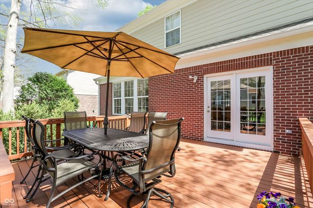 6834 Woodhaven Place, Zionsville, IN 46077