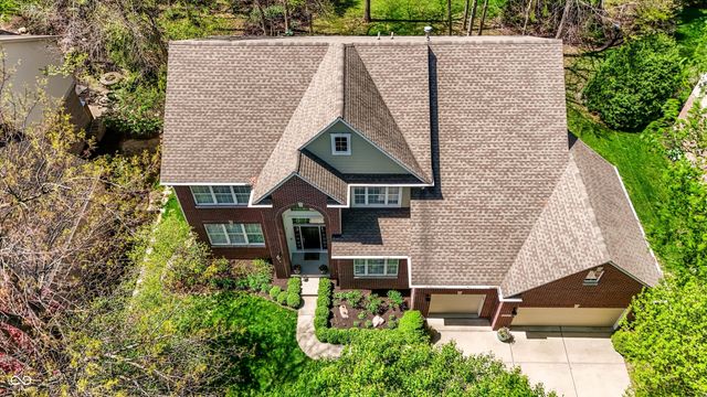 6834 Woodhaven Place, Zionsville, IN 46077