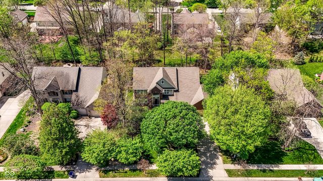 6834 Woodhaven Place, Zionsville, IN 46077