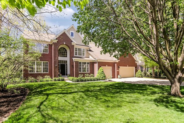 6834 Woodhaven Place, Zionsville, IN 46077