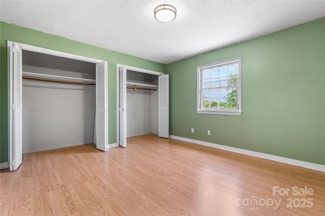 160 17th Street Place NW, Hickory, NC 28601