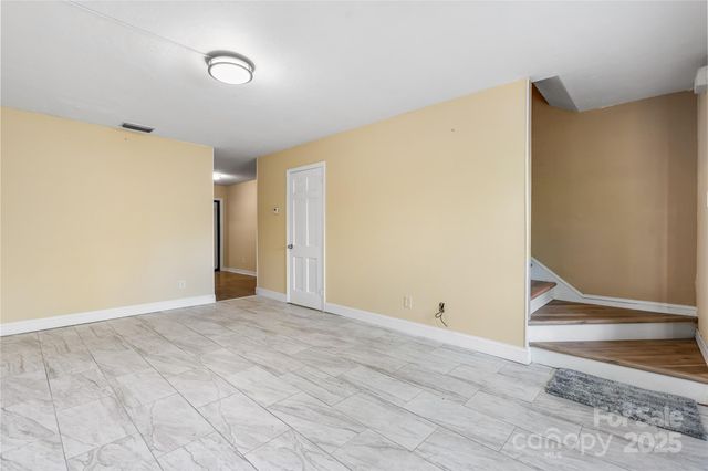 160 17th Street Place NW, Hickory, NC 28601