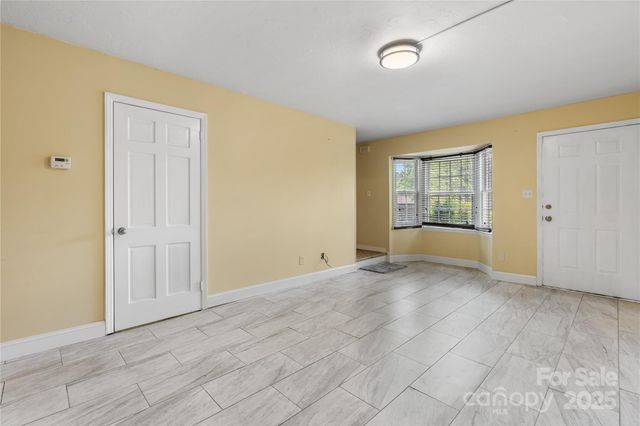 160 17th Street Place NW, Hickory, NC 28601