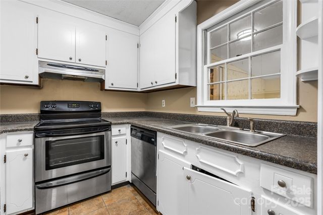 160 17th Street Place NW, Hickory, NC 28601