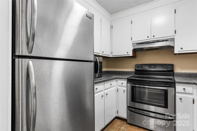 160 17th Street Place NW, Hickory, NC 28601