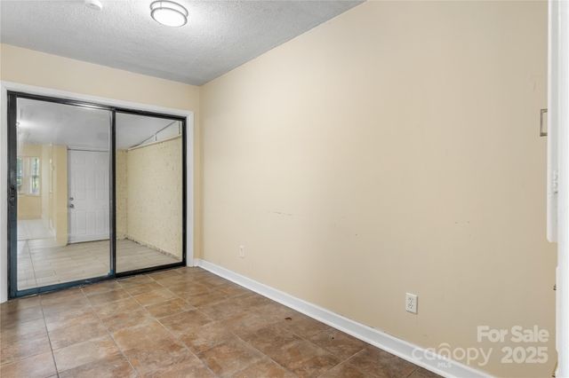 160 17th Street Place NW, Hickory, NC 28601