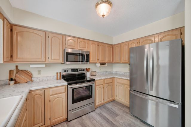 805 Valley West Drive, West Des Moines, IA 50265