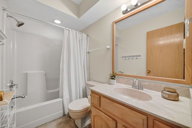 805 Valley West Drive, West Des Moines, IA 50265