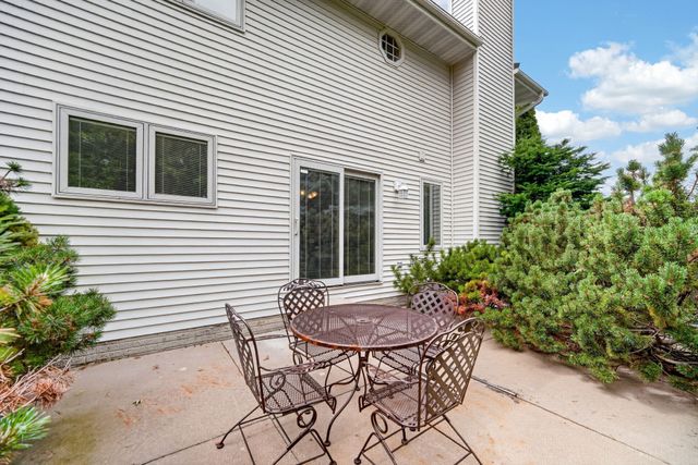 805 Valley West Drive, West Des Moines, IA 50265