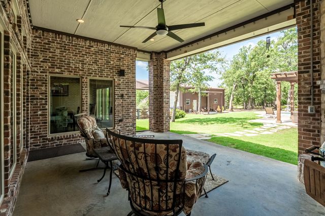 6701 Blackjack Oaks Road, Aubrey, TX 76227