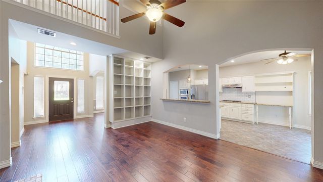 14 E Hillside Place, Trophy Club, TX 76262