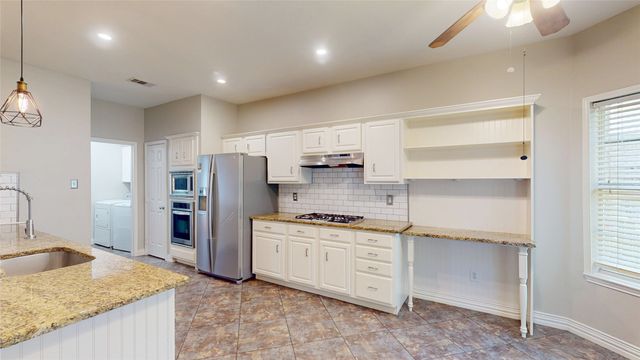 14 E Hillside Place, Trophy Club, TX 76262
