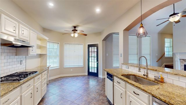 14 E Hillside Place, Trophy Club, TX 76262