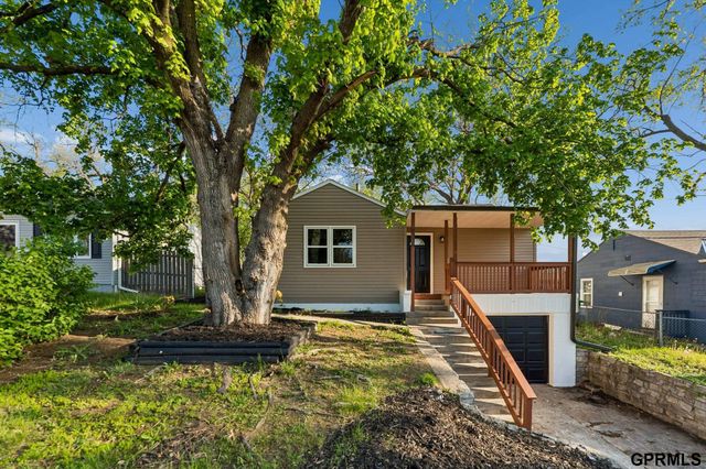 8336 Park Drive, Omaha, NE 68127