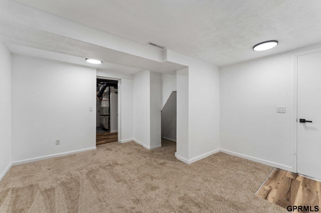 8336 Park Drive, Omaha, NE 68127