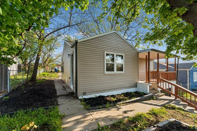 8336 Park Drive, Omaha, NE 68127