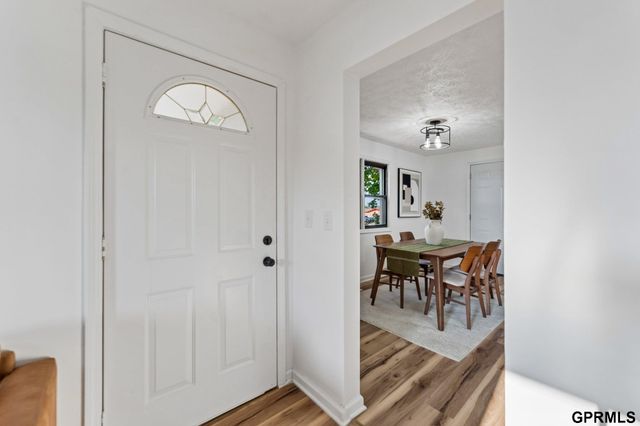 8336 Park Drive, Omaha, NE 68127
