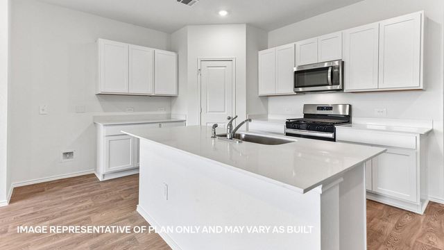 12117 Silverston Tree BND, Mustang Ridge, TX 78610