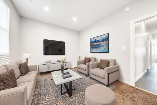 4936 S Loomis Street, Chicago, IL 60609