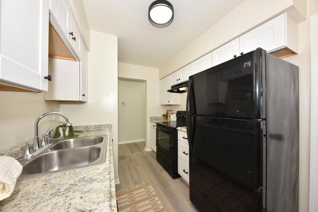 8106 Herbert AVENUE, Milwaukee, WI 53218