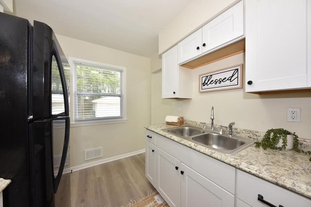 8106 Herbert AVENUE, Milwaukee, WI 53218