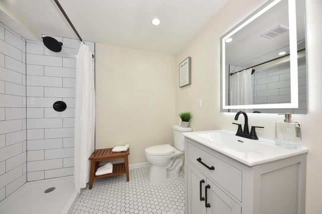 8106 Herbert AVENUE, Milwaukee, WI 53218