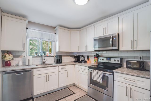 9 Heritage Drive E, Harriman, NY 10926