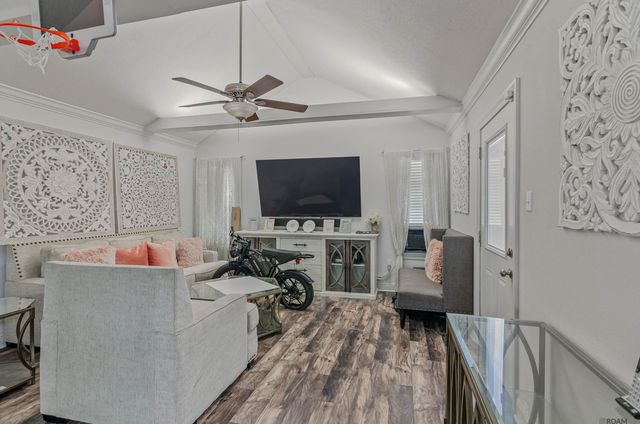 14220 Richardson Dr, Greenwell Springs, LA 70739