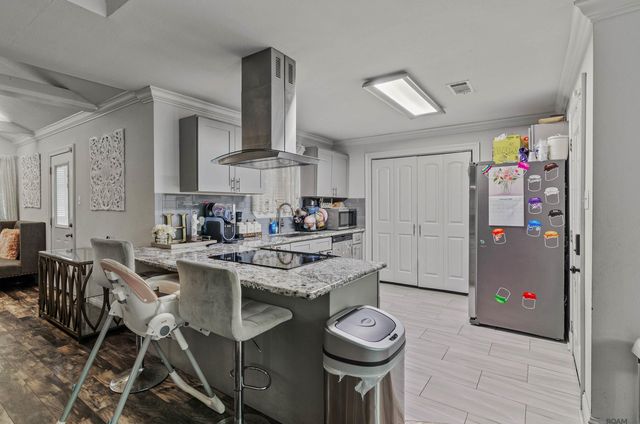 14220 Richardson Dr, Greenwell Springs, LA 70739