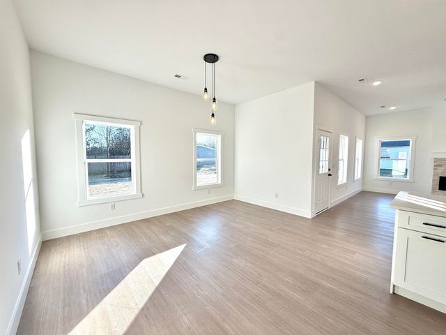 177 Cedar Avenue, Wellford, SC 29385