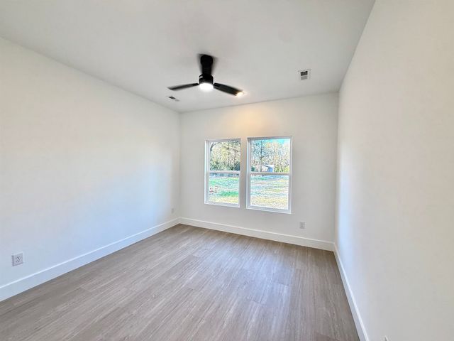 177 Cedar Avenue, Wellford, SC 29385